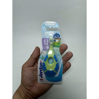 Bàn chải JORDAN step1:2:3 cho bé(giao màu ngẫu nhiên)