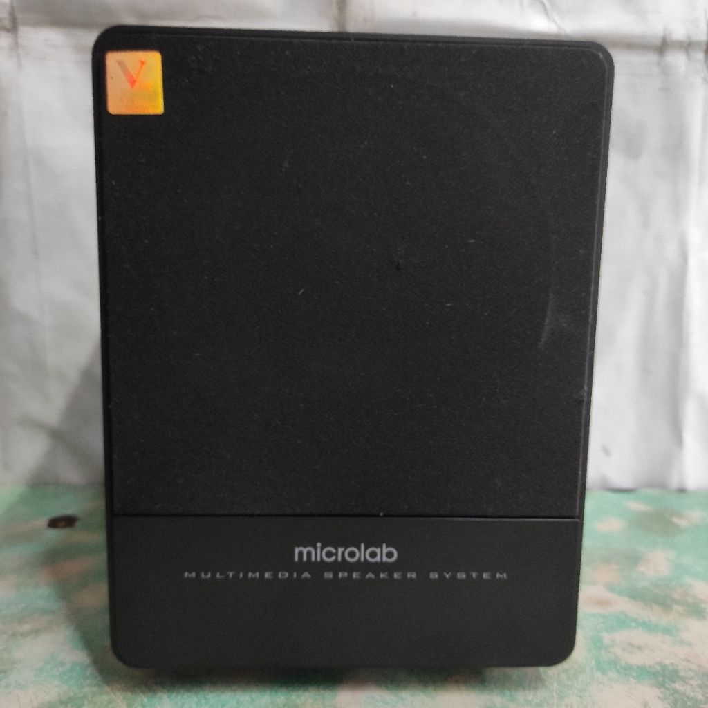 Loa sub hơi microlab V12