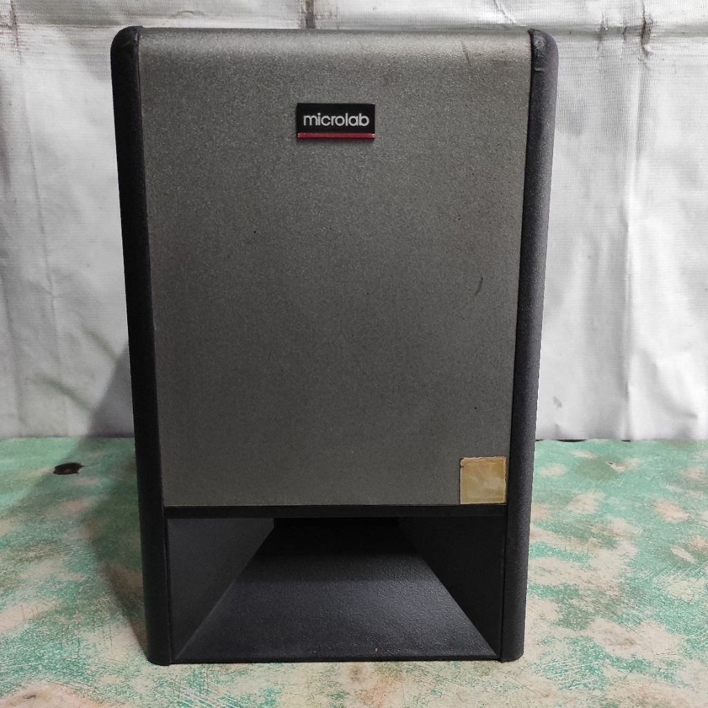 Loa sub hơi microlab