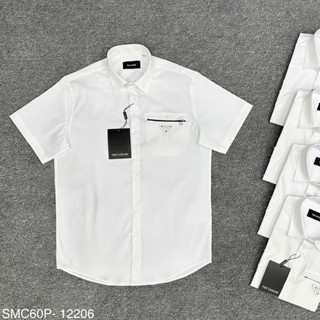 Áo sơ mi cộc tay nam vải lụa trắng thêu sọc đen logo tam giác túi ngực boy phố SMC60P