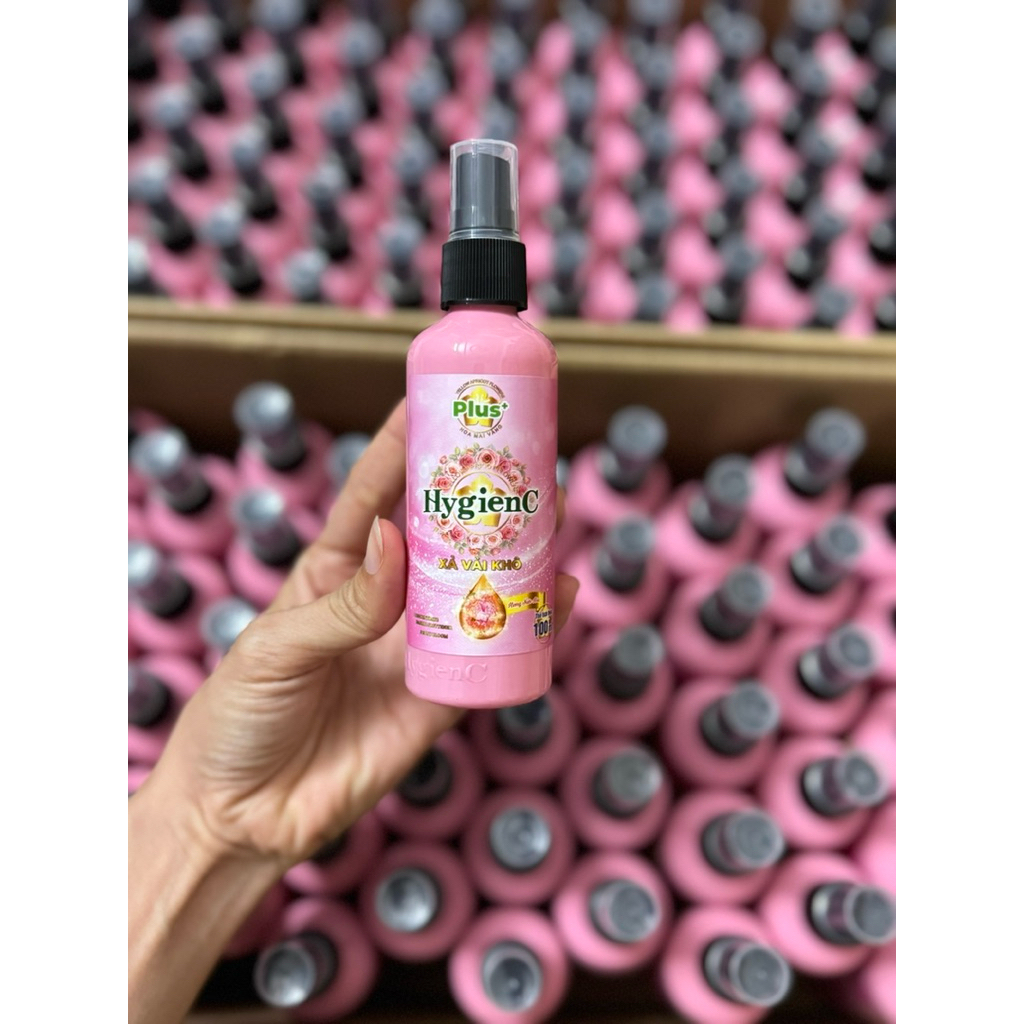 Xịt xả vải khô Hygienc chai 100ml màu hồng - Sản phẩm làm sạch vải khô hiệu quả và thơm cho quần áo