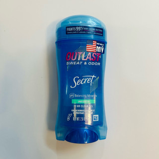 Lăn khử mùi Secret Outlast Xtend Completely Clean Invisible Solid 73g