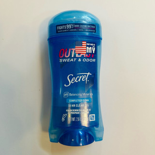 Lăn khử mùi Secret Outlast Xtend Completely Clean Invisible Solid 73g