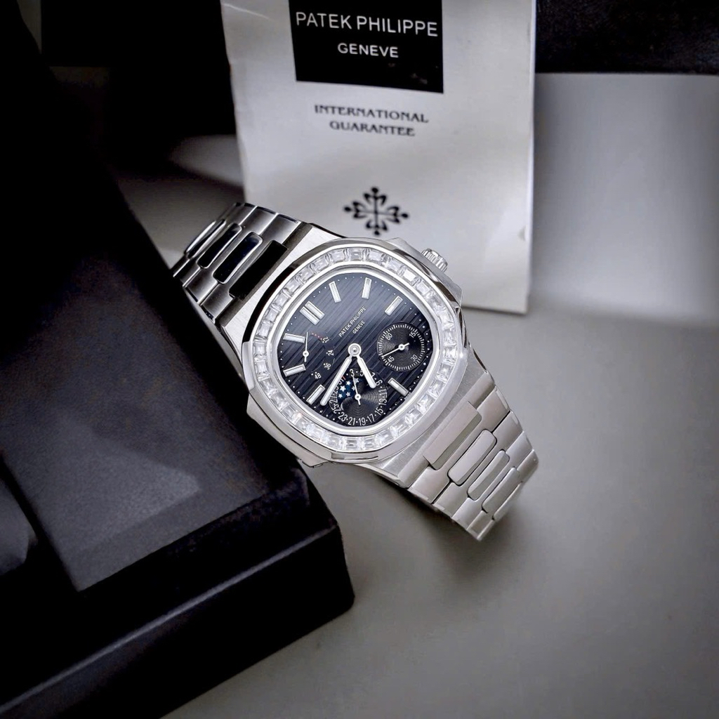 Fullbox PATEK PHILIPPE 𝐍𝐚𝐮𝐭𝐢𝐥𝐮𝐬 𝟓𝟕𝟏𝟐𝐑, 𝟱𝟳𝟮𝟰𝗚-𝟬𝟬𝟭𝐁𝐚𝐠𝐮𝐞𝐭𝐭𝐞 - automatic. RVW