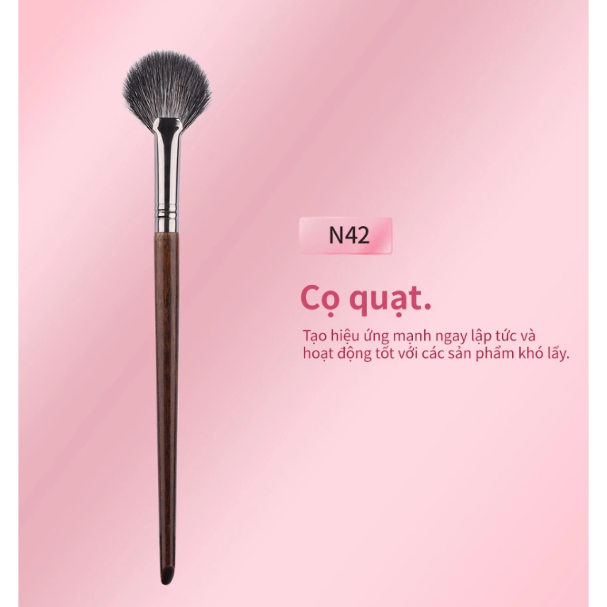 Cọ Highlight hình quạt OVW N42 đánh bắt sáng tự nhiên lông siêu mềm dễ dàng sử dụng