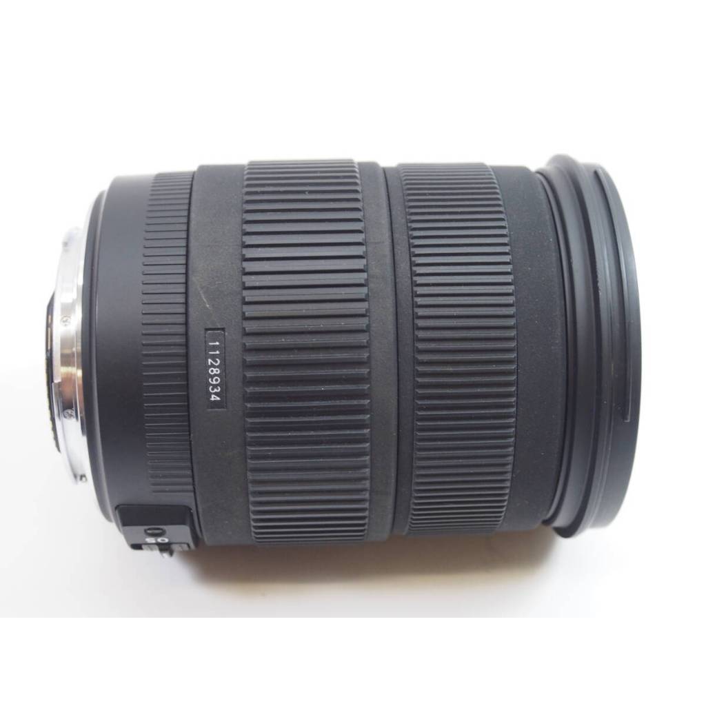 Ống kính canon efs SIGMA 18-200mm F3.5-6.3 DC OS (hình ảnh cực nét - thấu kính lớn có 1 điểm mốc)