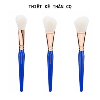 Cọ má hồng Bdellium Tools Golden Triangle 962 Slanted Blusher làm nổi bật gò má và các đường nét trên mặt