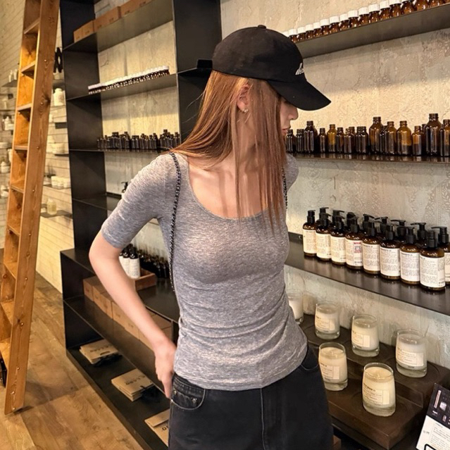 Áo Thun ( Mặc 2 Kiểu ) Lửng Tay Chất Cotton Zip Co Giãn, Mềm, Mịn, Dáng Trơn  ( Thun Trơn Lửng Tay Cổ Tròn- Cổ Tim ) | BigBuy360 - bigbuy360.vn