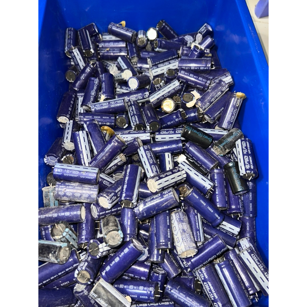 [ TPHCM ] Tụ Tháo UPS-TG1000 35V 4200UF “Hàng chất lượng “