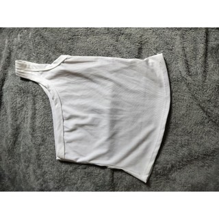 pass áo croptop chéo vai trắng tly