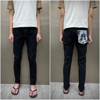 Quần jean nam đen trơn dập nhăn túi sau in hoạ tiết đơn giản bản siêu cấp new 2025