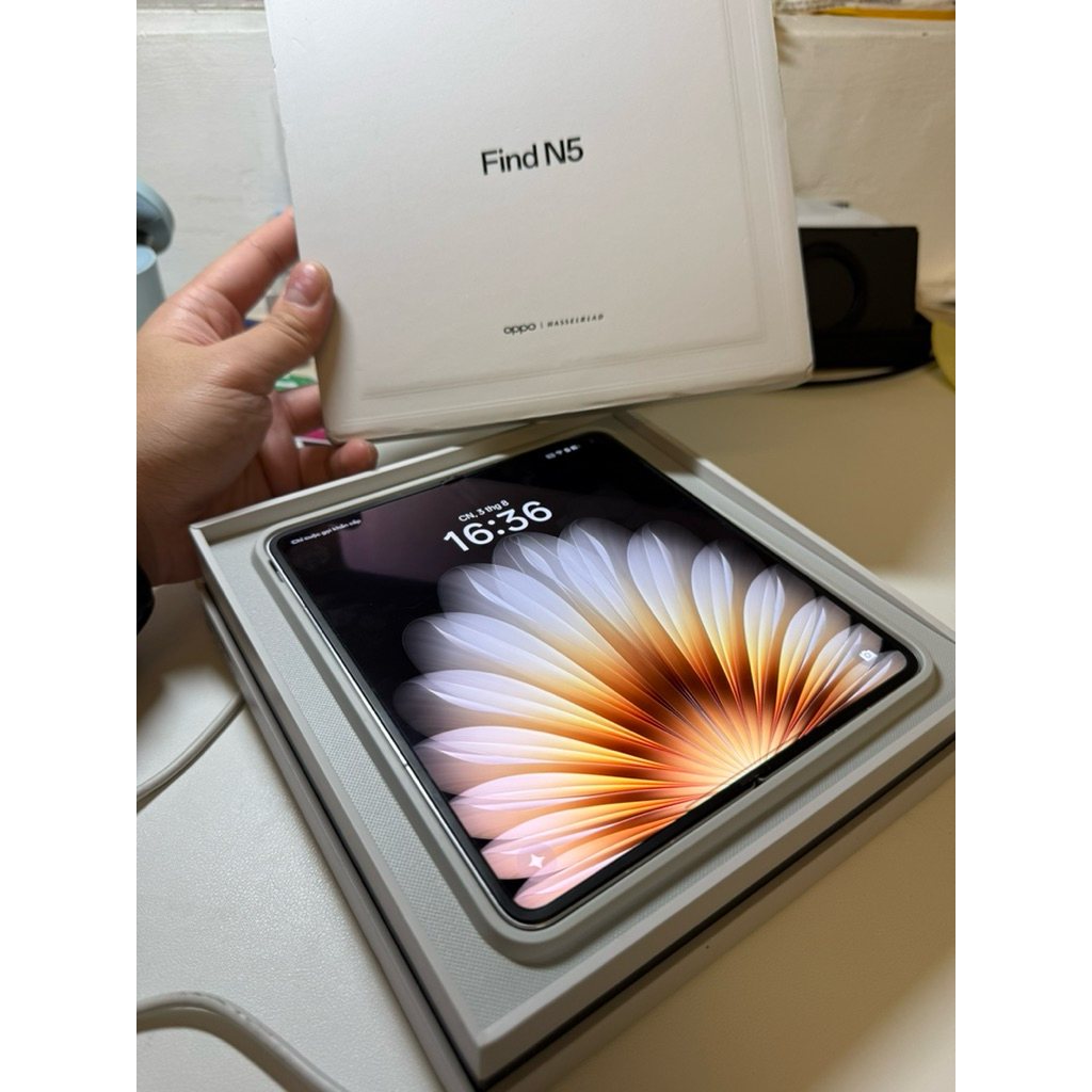 Điện thoại Oppo Find N5 Quốc tế 16/512 ngoại hình 98-99%