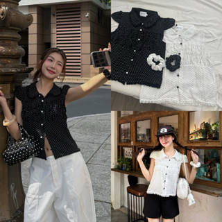 CLARA TOP - Áo Kiểu DEROSE Chấm Bi Đi Viền Ren Nút Màu Cột Dây Eo Xinh Xắn