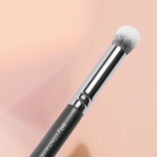 Cọ Trang Điểm Che Khuyết Điểm Đầu Tròn ZOEVA Luxe Complete Concealer Buffer 142