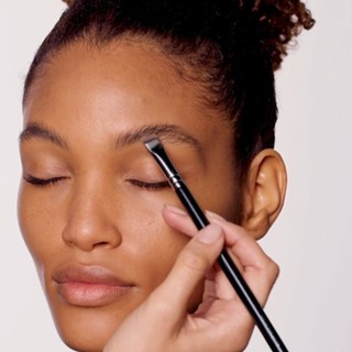 Cọ Trang Điểm Tán Mày Bản To ZOEVA Luxe Complete Brow Line Brush 322