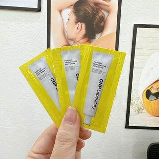  K31. Set 30 gói kem dưỡng keo ong CNP mẫu mới hỗ trợ cấp ẩm làm dịu phục hồi da 