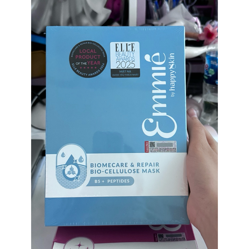 Pass nguyên hộp mặt nạ Emmie Xanh