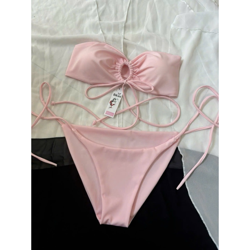 Bikini 2 mảnh áo bản ngang quần kín Mông ( che tên) | BigBuy360 - bigbuy360.vn