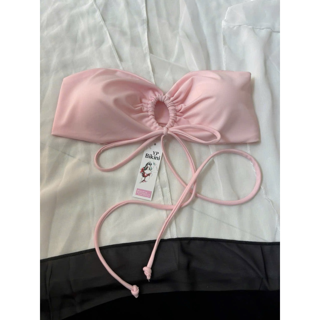 Bikini 2 mảnh áo bản ngang quần kín Mông ( che tên) | BigBuy360 - bigbuy360.vn