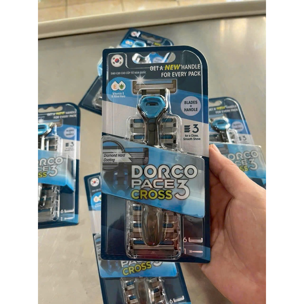 Dao cạo râu 3 lưỡi DORCO PACE 3 kèm 6 đầu thay thế