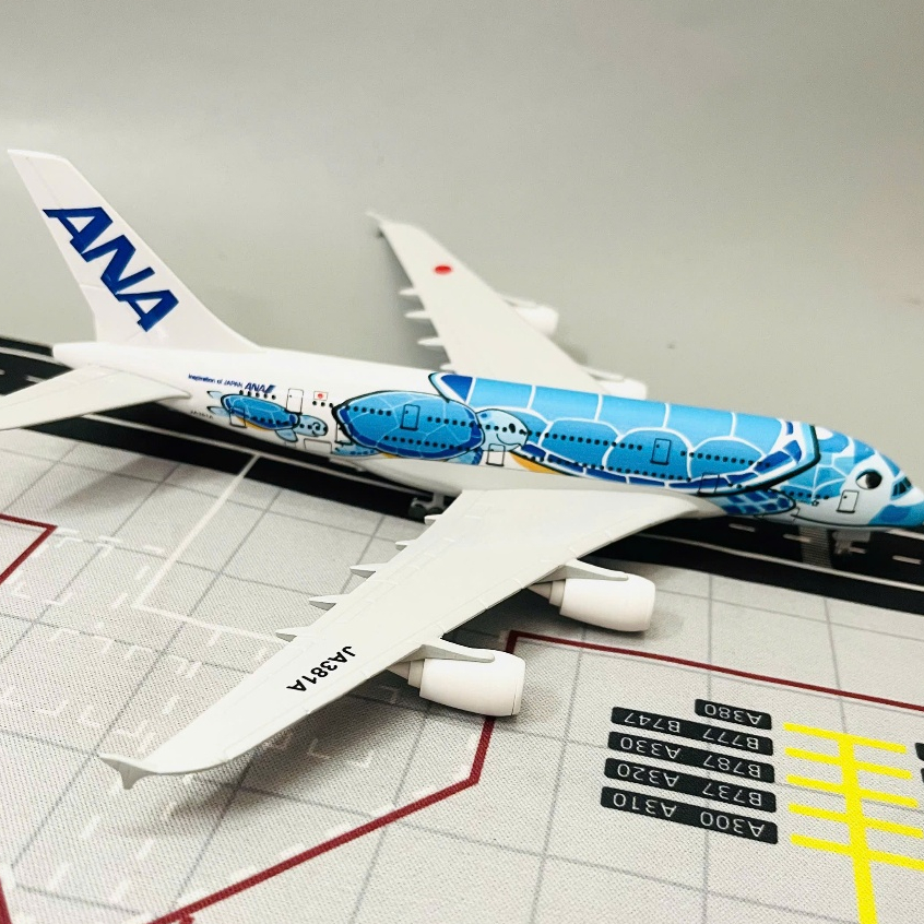 MÔ HÌNH MÁY BAY KIM LOẠI AIRBUS A380 "ANA FLYING HONU" – PHIÊN BẢN LANI (JA381A) RÙA XANH TỈ LỆ 1/40
