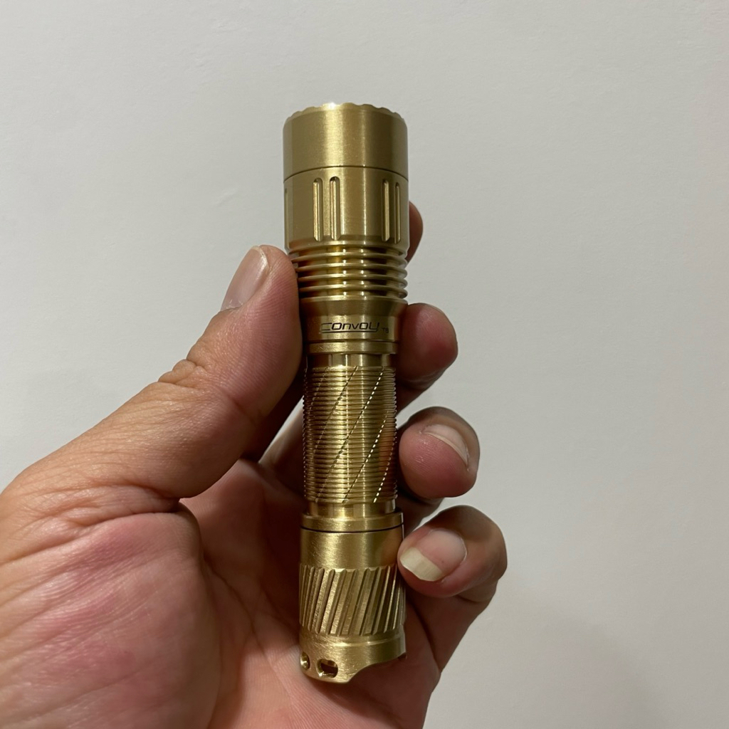 Convoy T6 Brass Đèn pin Led SFT-25R/519A 3V5A 12 groups Pin 14500/AA