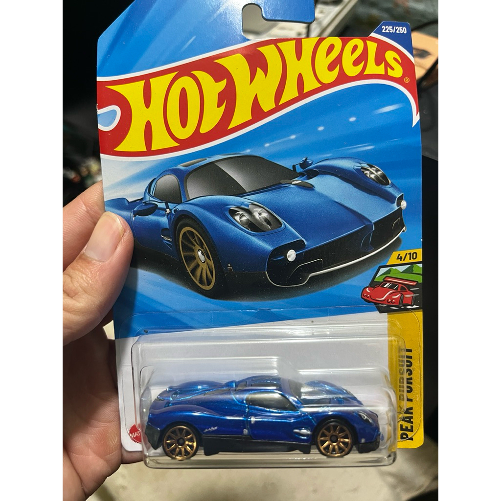 Xe Hot Wheels Pagani Utopia