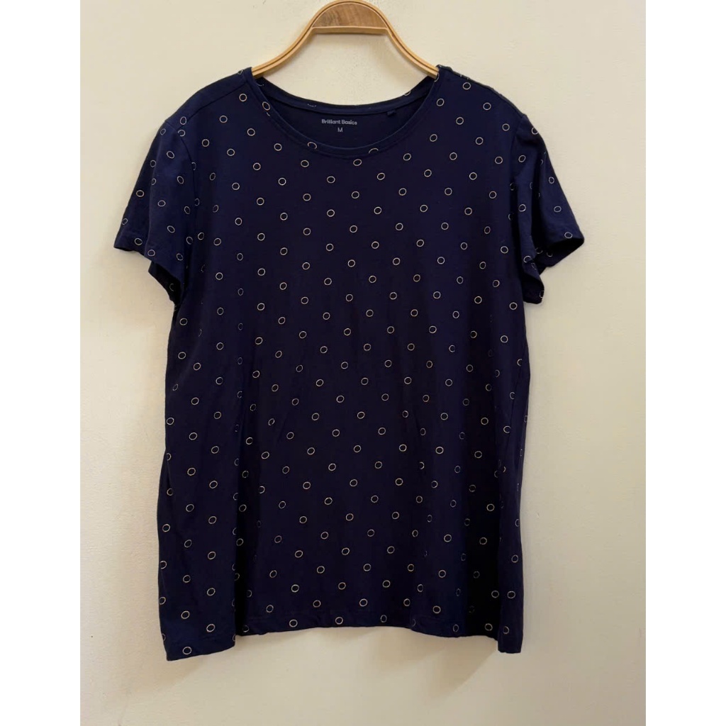 Áo thun nữ của Mỹ - 2 Hand (Size M) American Women's T-Shirt - 2 Hand (Size M)