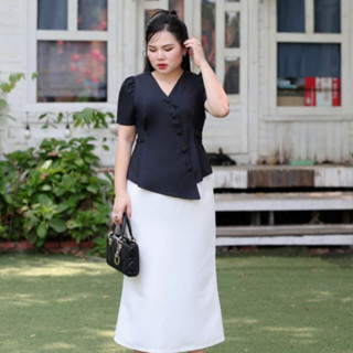 Áo nữ Bigsize thiết kế cách điệu xéo tà phối 5 nút bọc vải, thanh lịch sang trọng 50-90kg - LUCY Bigsize (LC24-38)