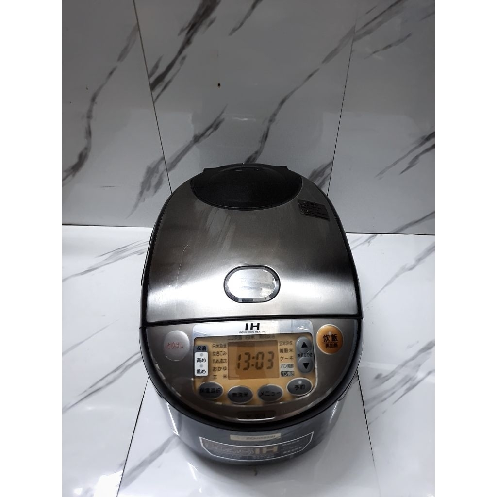 Nồi cơm điện cao tần zozjrushi 1L8 1L8 1L8