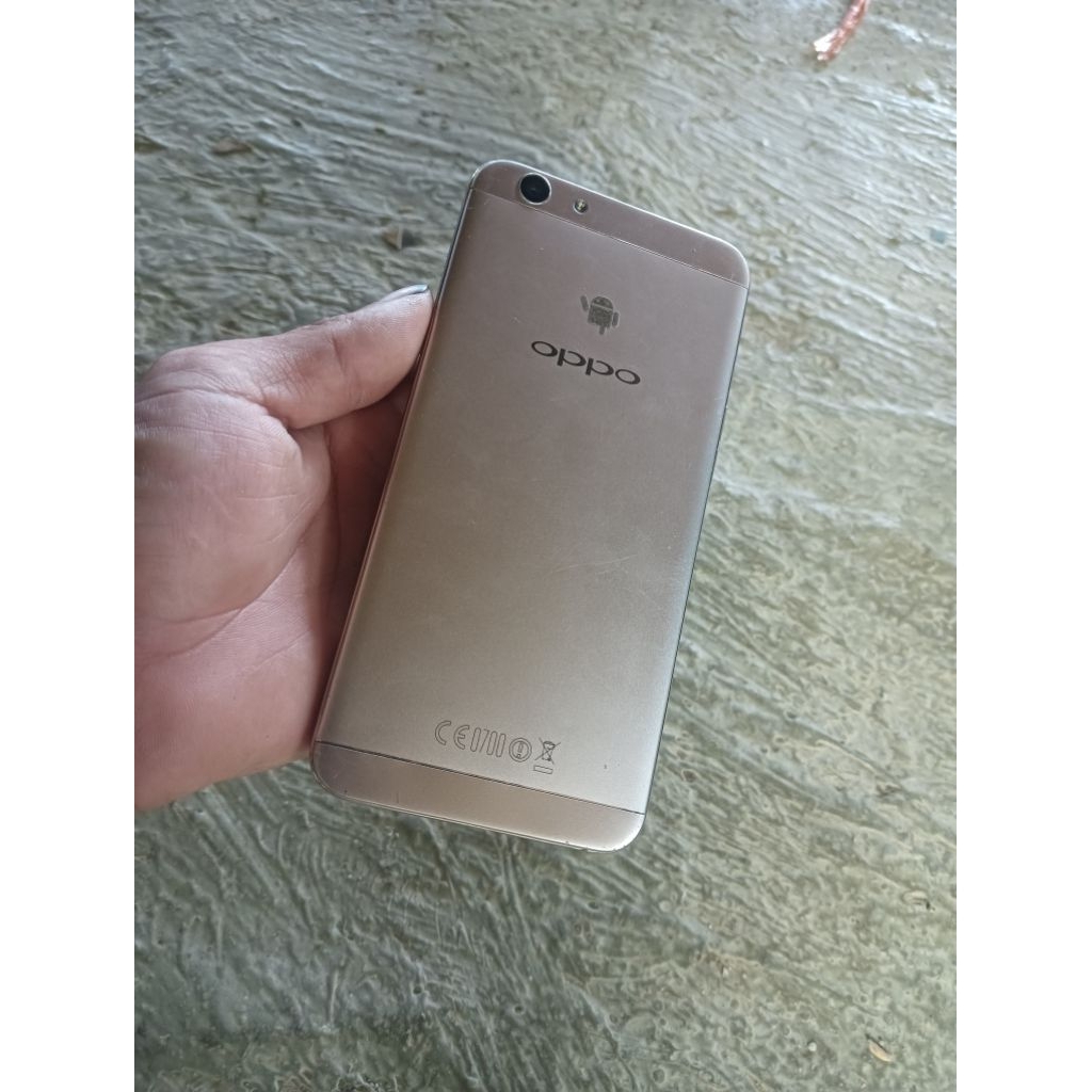 Xác điện thoại oppo f1s lấy đồ.