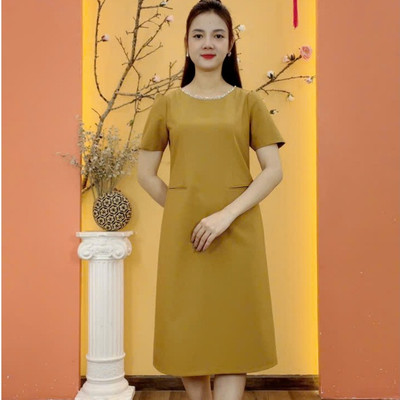 Đầm suông - Cổ tròn kết cườm ngọc tay ngắn - Vàng đồng - TTV1935