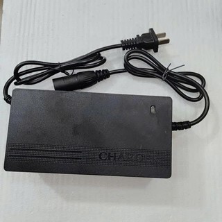  Sạc xe lăn điện 24V rắc cắm tròn 3 chân 18mm 