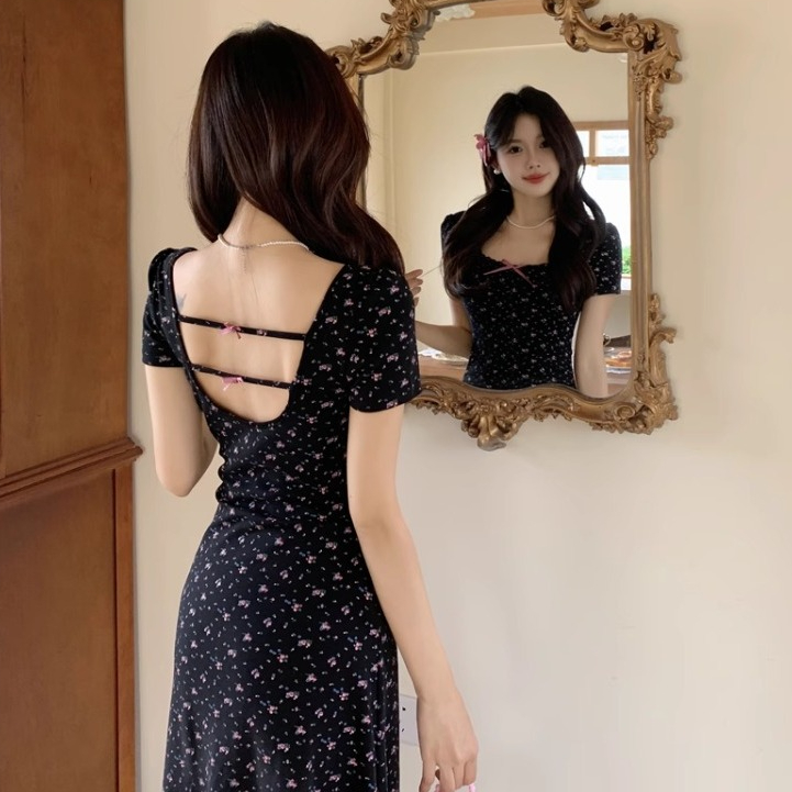 Váy Đầm Bigsize Hoa Nhí Hở Lưng Dáng Dài Đuôi Cá Đính Nơ