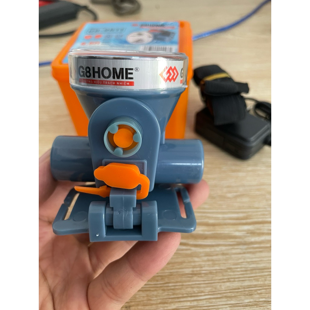 ĐÈN PIN ĐỘI ĐẦU SIÊU SÁNG G8-9811  ( ducanh888 )