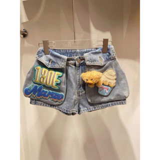  QUẦN SHORT JEAN NỮ TÚI HỘP PHỐI PATCH GẤU BÔNG DỄ THƯƠNG – QUẦN JEANS NGẮN PHONG CÁCH Y2K CÁ TÍNH 