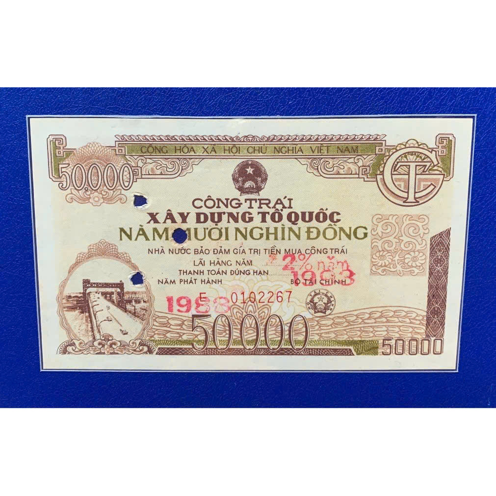Sưu tầm 1 tờ CTXD 50 nghìn đồng 1988/ Quà Tặng