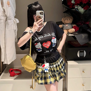 set áo chân váy,set đồ nữ sang chảnh,bộ kitty áo lệch vai chân váy kẻ tầng phối ren 2 màu cute RD74