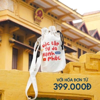(Quà tặng không bán) Túi bình đựng bình nước in chữ Độc lập - Tự do - Hạnh phúc