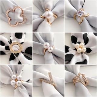 Nút thắt khăn quàng cổ ba vòng đa năng, dễ kết hợp cho khăn quàng cổ lụa của phụ nữ 2000