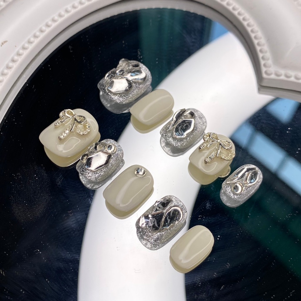 L3001 Nail Box Móng Tay Giả Đính Đá Trang Sức Bạc Tráng Gương Phong Cách Thời Thượng Hot Trend 2025 | BigBuy360 - bigbuy360.vn