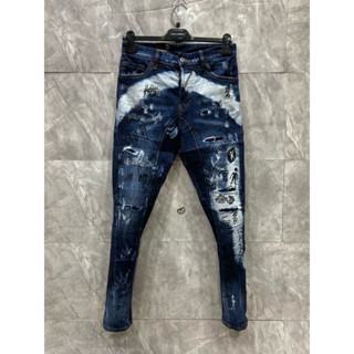 Quần Jeans Bò Nam B2 518 Thiết Kế Biker Ống Vặn Nổi Bật Vẩy Sơn Chữ Chuẩn Hàng Nét - Fom Dáng Côn Ôm Gọn Khuy 4 Cúc