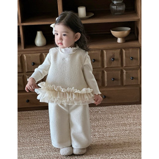   Sẵn 73  Set Áo Dạ Sát Nách Có lớp Lót Phối Voan Xinh Xắn Và Quần Dài Dành Cho Bé Gái Mùa Thu Đông 