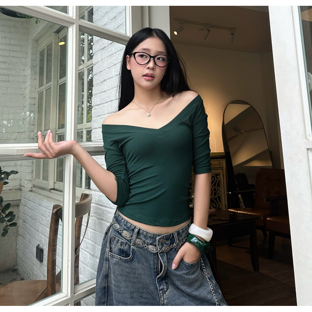 Áo Thun ( Mặc 2 Kiểu ) Lửng Tay Chất Cotton Zip Co Giãn, Mềm, Mịn, Dáng Trơn  ( Thun Trơn Lửng Tay Cổ Tròn- Cổ Tim ) | BigBuy360 - bigbuy360.vn