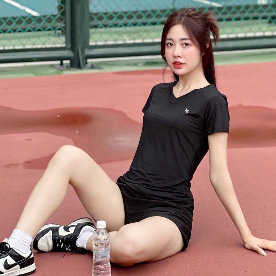 Áo thun thể thao nữ cổ tim REETA tập gym,chạy bộ,cầu lông,yoga...chất vải siêu thoáng mát- A006 | BigBuy360 - bigbuy360.vn