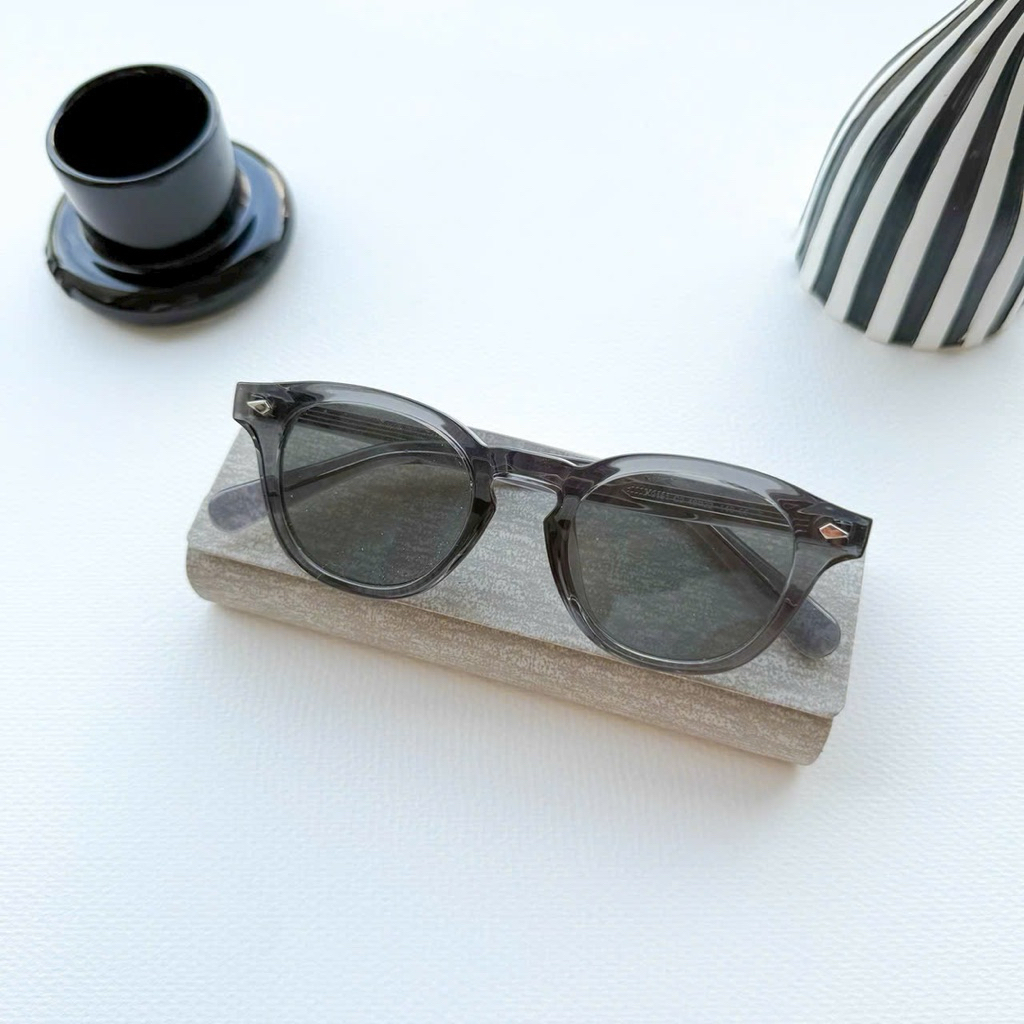 kính mát thời trang mới nhất 8031