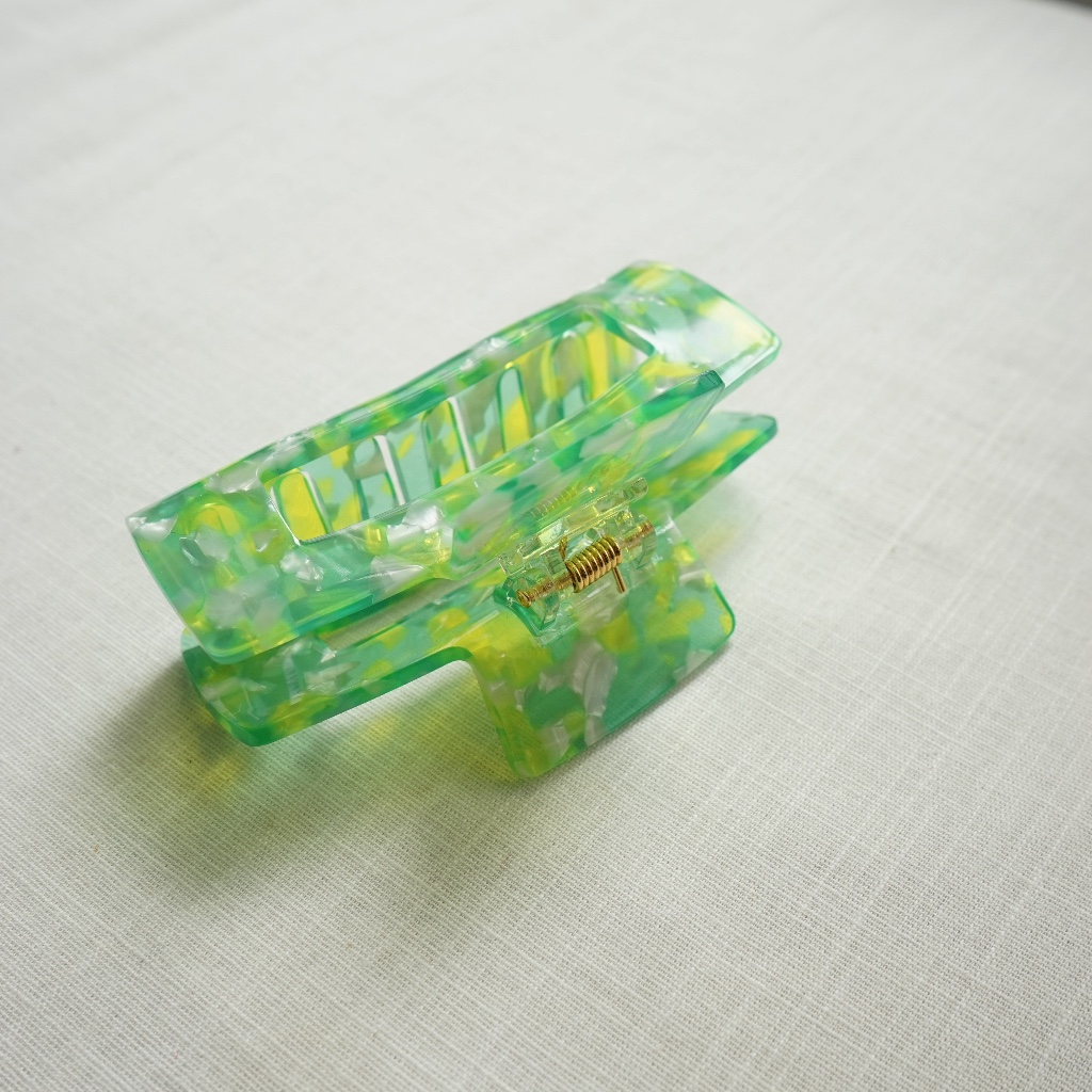 Kẹp càng cua cao cấp màu xanh lá cây Light Green Helen Studio đạt chuẩn xuất khẩu Châu Âu