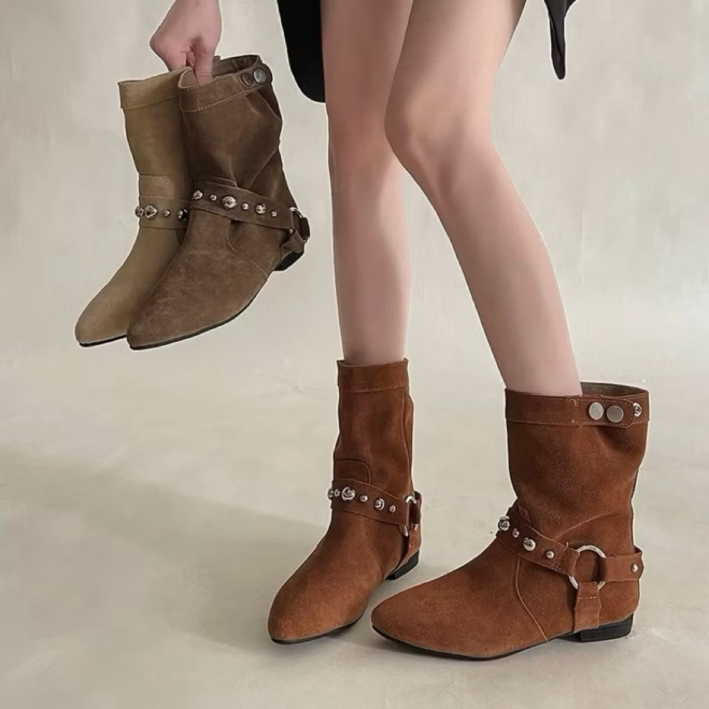 Boots cao bồi cổ ngắn da lộn cho nữ mũi nhọn tán đinh khuy bấm