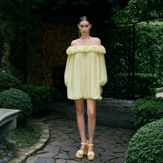  RANDOMLIST - Đầm trễ vai tay phồng bèo nhún thanh lịch  Vàng Pastel  