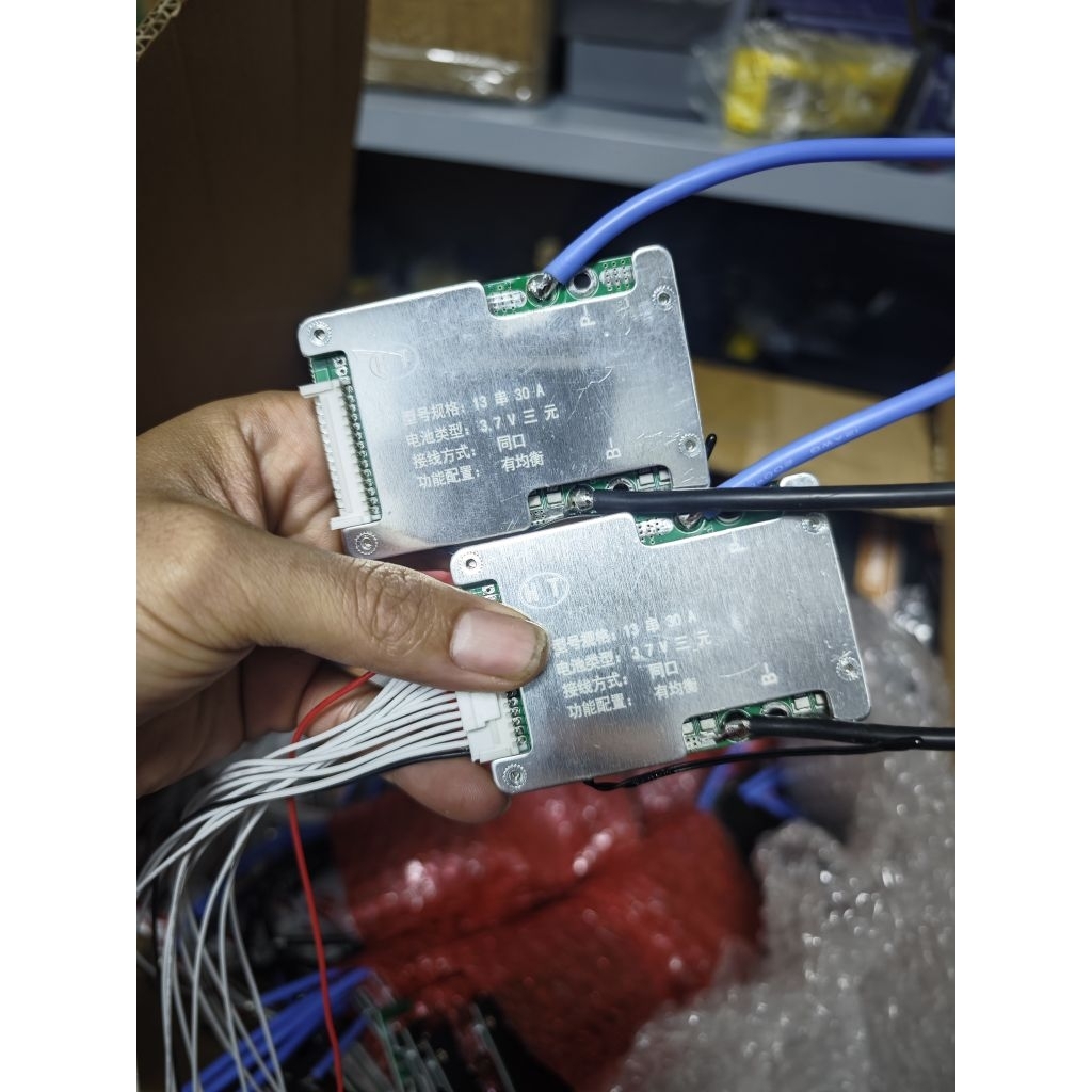 ndk..hcm BMS 13S 30A mạch bảo vệ pin 13s 30A 48v cho pin xe điện dòng xả cao